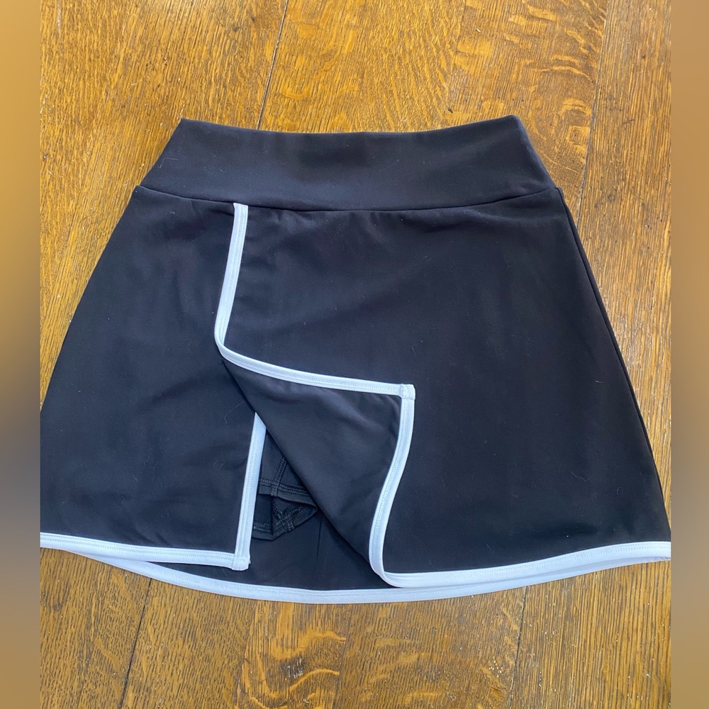 Gottex black skort size xsmall Excellent Condition NWOT